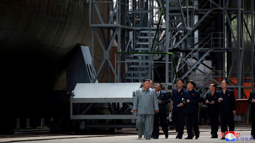 Publican las fotos del mayor submarino militar de la historia de Corea del Norte