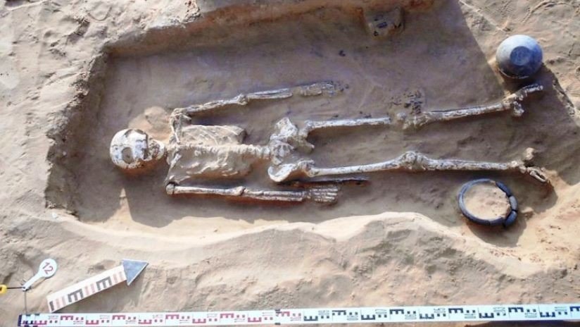 Descubren que el cráneo de un guerrero nómada fue operado en vida hace casi 2.000 años (FOTOS)