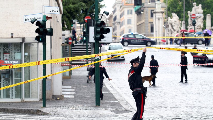 Arrestan a 2 jóvenes turistas estadounidenses por asesinar a puñaladas a un policía en Roma