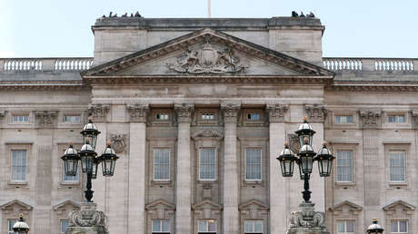 Un intruso entra en el palacio de Buckingham mientras la reina dormía a pocos metros