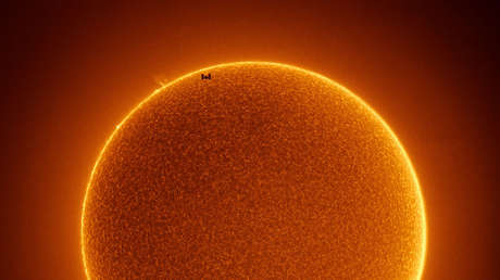 FOTO: La NASA publica el impresionante paso de la Estación Espacial Internacional por delante del Sol