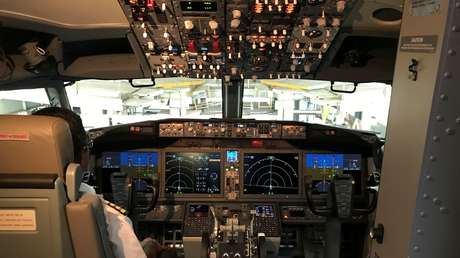El uso de teléfonos celulares podría ser peligroso si viajas en ciertos aviones Boeing