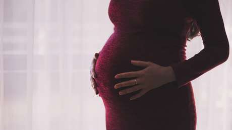Un obispo de Chipre culpa a las mujeres embarazadas del nacimiento de homosexuales