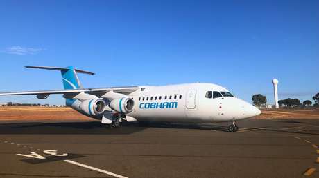 Un avión con más de 60 pasajeros impacta contra una torre de luz en un aeropuerto de Australia