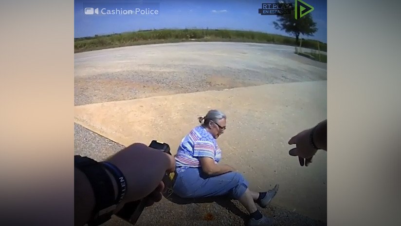 VIDEO: Un policía de EE.UU. aturde a una sexagenaria dos veces con una pistola táser durante su arresto