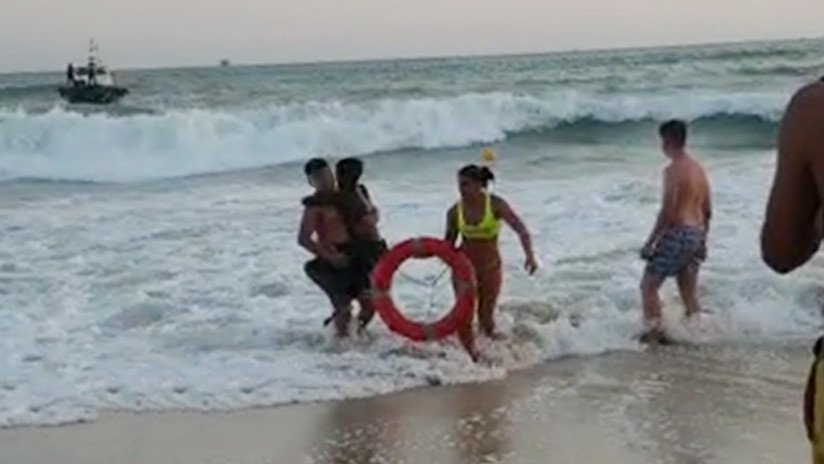 "Pensé que no me ibas sacar porque soy negro": Una socorrista argentina rescata a un niño de 10 años a punto de ahogarse en España