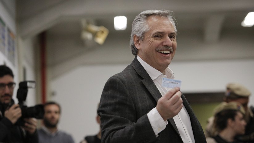 Alberto Fernández lidera las elecciones primarias en Argentina