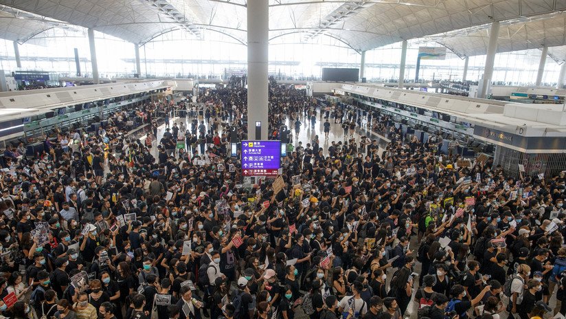 Reanudan las operaciones en el aeropuerto internacional de Hong Kong