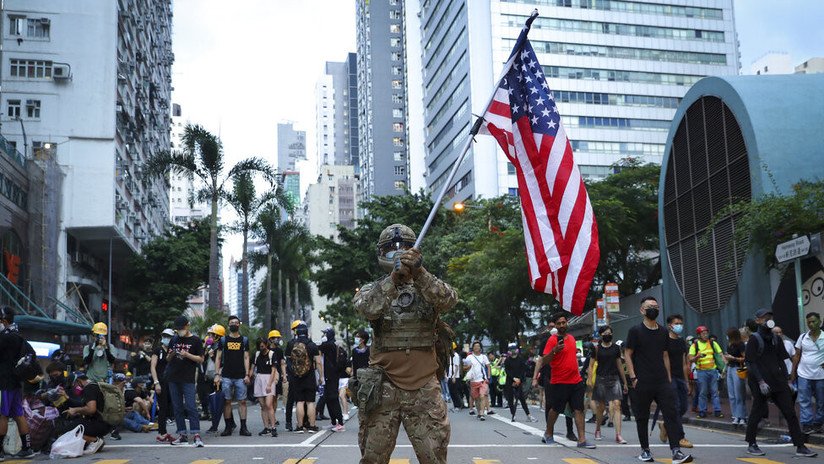 Experto: La reacción de Washington apunta a que las protestas de Hong Kong pueden ser una típica 'revolución de colores'