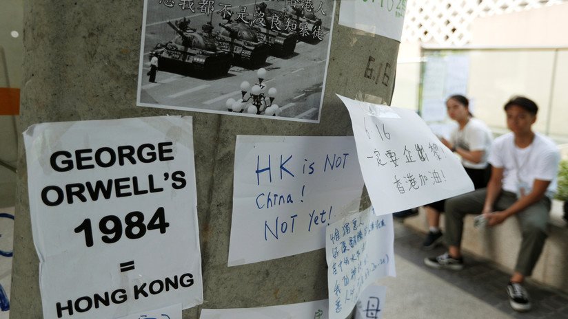 "Un paso en falso causaría una explosión": Bolton insta a China a tener cuidado con sus acciones respecto a Hong Kong