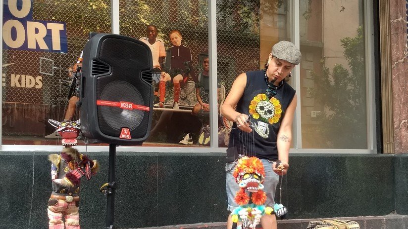 El antropólogo que decidió llevar la tradición mexicana a las calles con marionetas