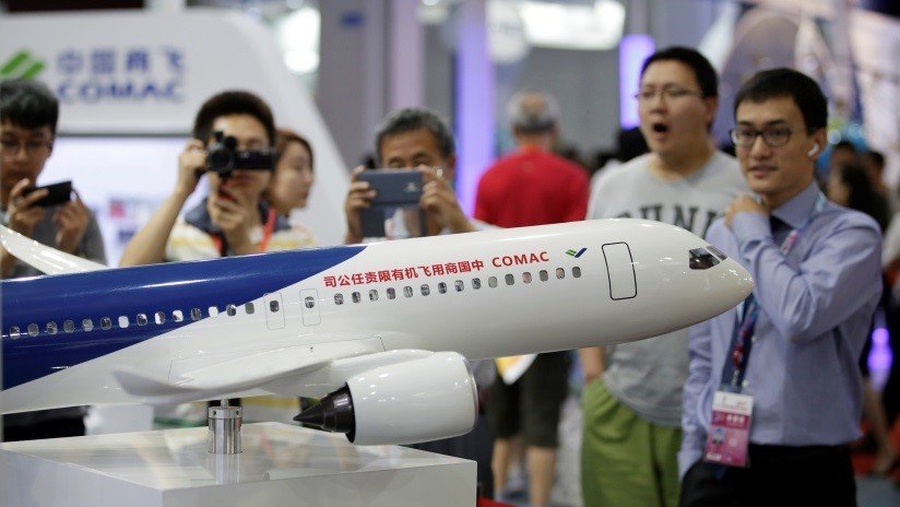 China intensifica las pruebas del avión que plantará cara a los Boeing y Airbus