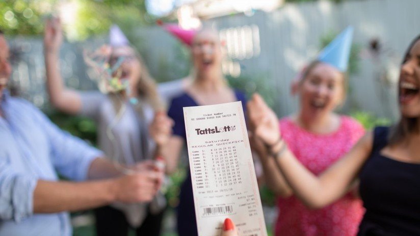 Un grupo de amigos juegan a la lotería con los mismos números más de una década y ganan ahora el premio gordo