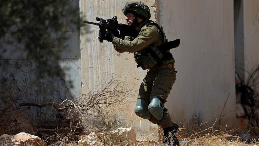VIDEO: Soldados israelíes abren fuego contra un avión fumigador al confundirlo con uno de Siria