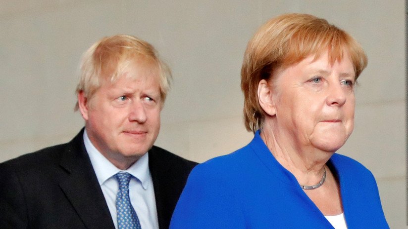 Angela Merkel propone a Boris Johnson encontrar alternativas al 'backstop' irlandés en 30 días
