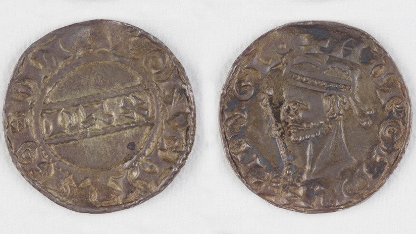 Una pareja británica encuentra un tesoro medieval de hace 1.000 años valorado en 6 millones de dólares
