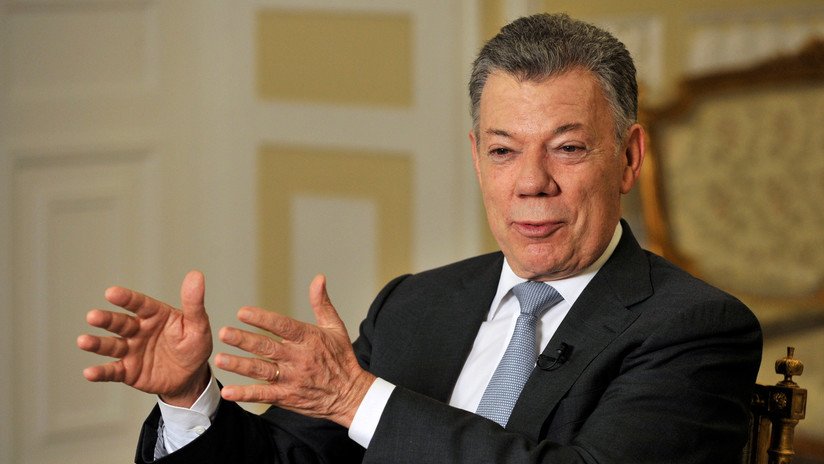 Juan Manuel Santos: "El 90 % de las FARC sigue en el proceso de paz, a los desertores hay que reprimirlos"