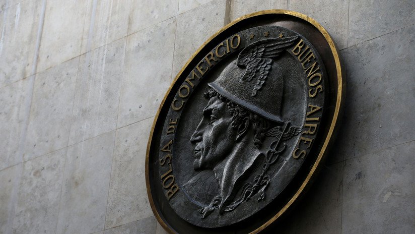 La bolsa de Argentina cae 5,7 % luego del anuncio del plan oficial sobre la deuda