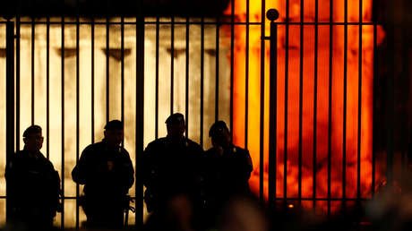 El joven estadounidense que apuñaló a un policía italiano ya fue juzgado por agresión hace varios años