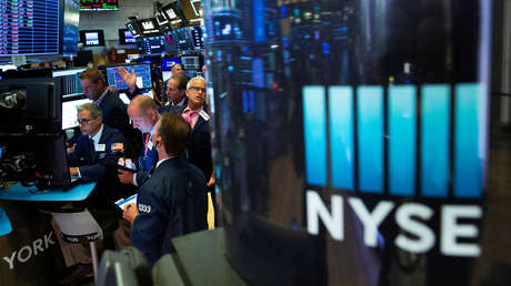 El Dow Jones pierde casi 400 puntos ante temores por la guerra comercial y los eventos en Hong Kong