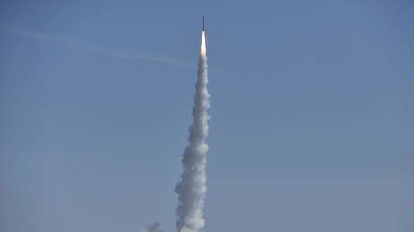 China pone tres satélites en órbita usando por primera vez el cohete portador Smart Dragon-1