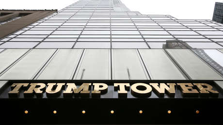 Trump publica en su Twitter la imagen de una enorme 'Torre Trump' en Groenlandia entre casas pequeñas