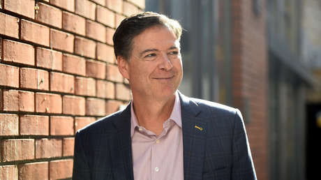 El exjefe del FBI queda libre de cargos a pesar de divulgar datos sensibles sobre sus reuniones con Trump