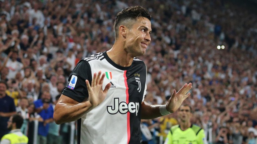 VIDEO: Ronaldo marca un gol y todos esperan su icónica celebración, pero de pronto 'trolea' al VAR