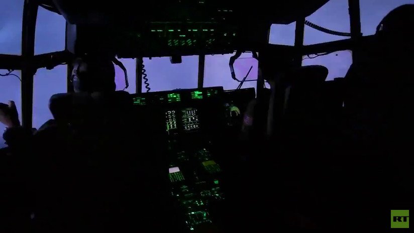VIDEO: Graban relámpagos en el ojo del huracán Dorian desde un avión cazatormentas