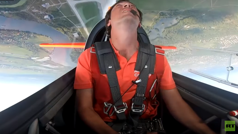 VIDEO: Las sorprendentes y vertiginosas acrobacias de un piloto ruso en el salón MAKS 2019