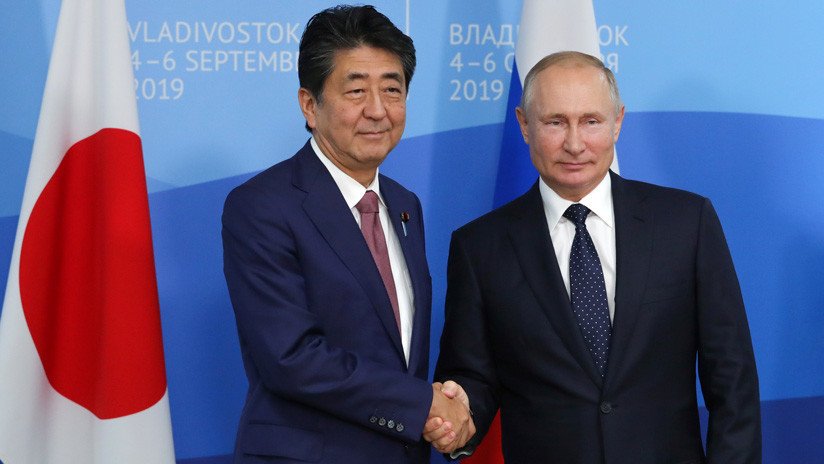 Abe: "Japón y Rusia y sus relaciones tienen posibilidades sin límites"