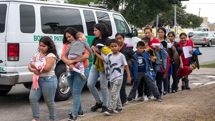 Antes, durante y después de la travesía: EE.UU. admite por primera vez traumas en niños migrantes retenidos