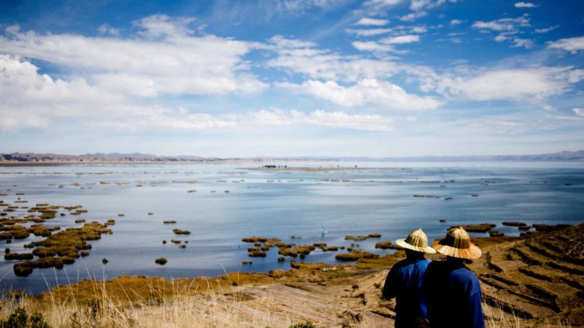 La muerte lenta del Titicaca, el lago navegable más alto del mundo