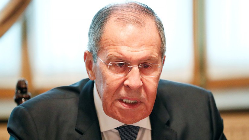Lavrov: Si Rusia actuara como EE.UU., tendría que bombardear Irak y Libia y apoyar los golpes de Estado