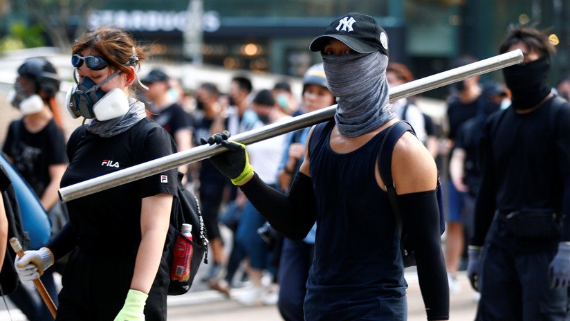 "La fuerza es uno de nuestros métodos": manifestantes hongkoneses preparan proyectiles para confrontar a la Policía (VIDEO)
