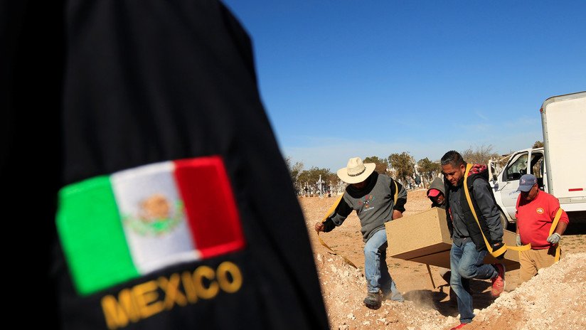 Encuentran fosa clandestina con restos en descomposición en Oaxaca