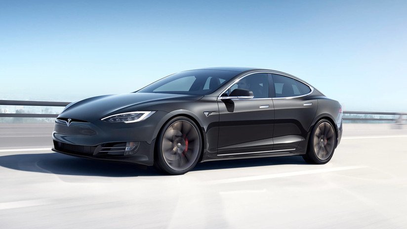 VIDEO: El Tesla Model S bate un récord de velocidad en el circuito de Laguna Seca