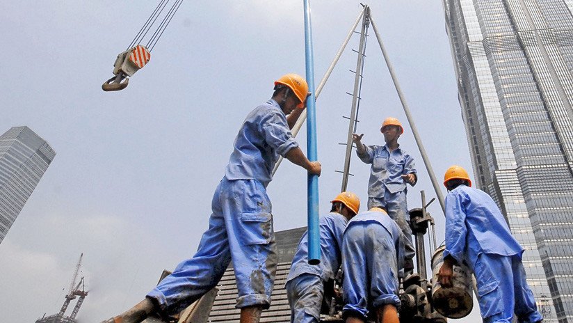 VIDEO: Rotan en 90º una enorme estructura de 30.000 toneladas en China