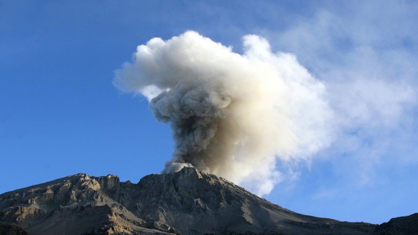 FOTOS: El volcán más activo de Perú registra una nueva explosión