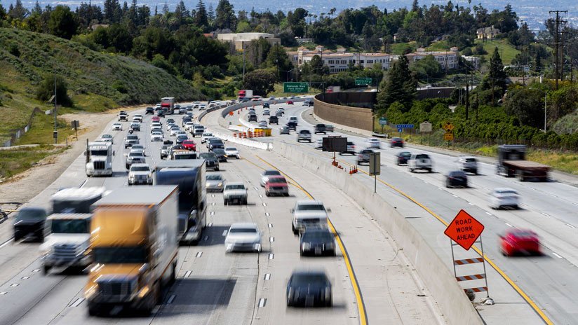 Trump impide a California dictar sus propias reglas sobre emisiones de gases de efecto invernadero en autos