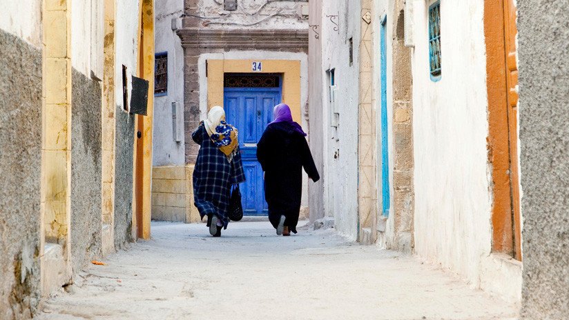 "Quien no pega a su mujer, no es un hombre": Suspenden un programa de televisión marroquí por los comentarios machistas de un invitado