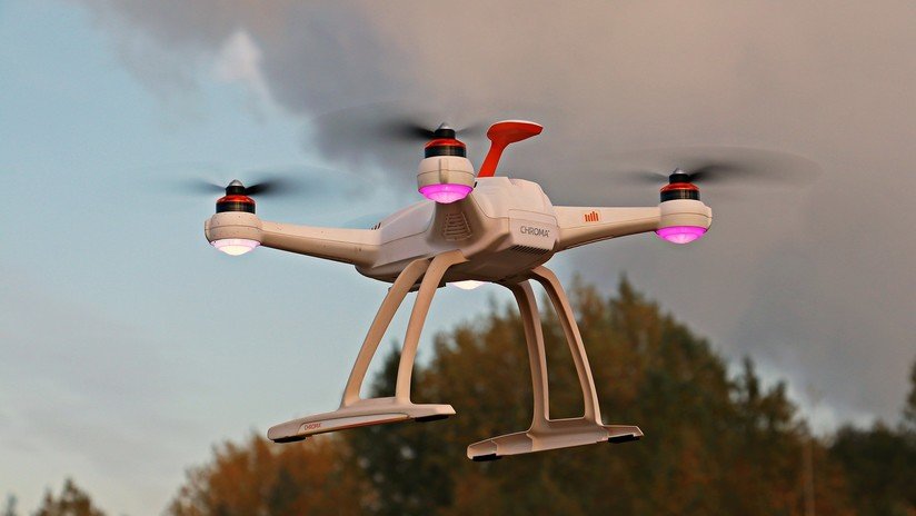 Un hombre es acusado de usar un dron para lanzar explosivos sobre la casa de su exnovia en EE.UU.