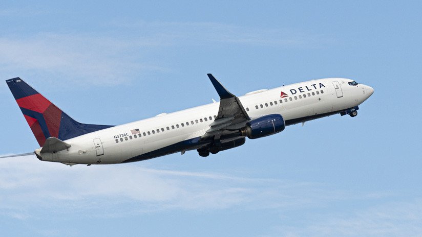 Un avión desciende repentinamente 9.000 metros en EE.UU. causando pánico entre los pasajeros (FOTOS, VIDEO)