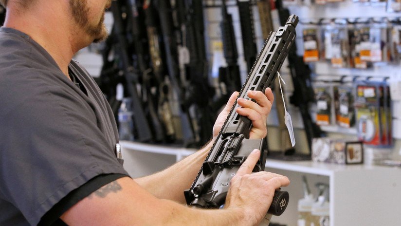 Colt dejará temporalmente de fabricar rifles para clientes particulares