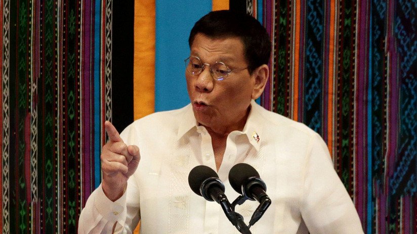 Duterte admite que ordenó matar a un político y su portavoz lo justifica diciendo que el presidente no habla bien filipino