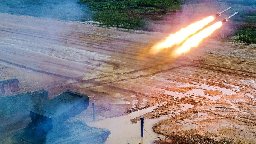 Mar de fuego: trasciende en video la aterradora salva de una batería de lanzamisiles Solntsepiok durante ejercicios en Rusia