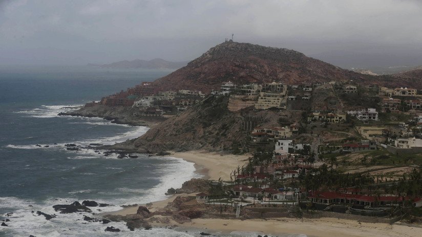 El ojo del huracán Lorena ingresa a Baja California Sur