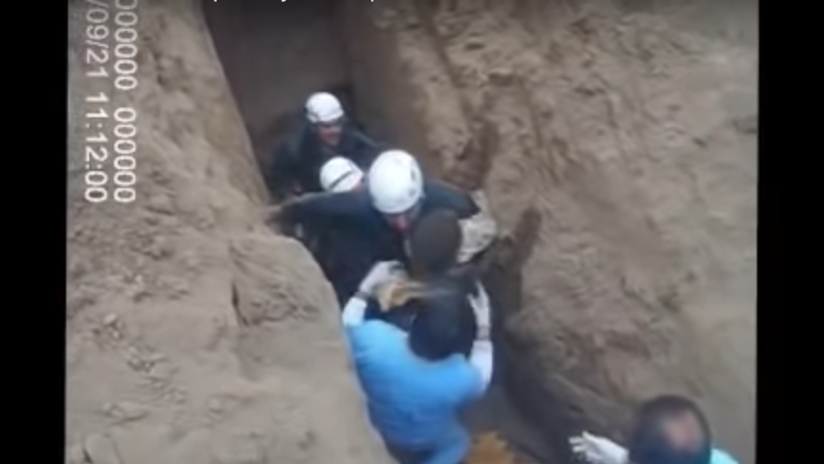 VIDEO: El dramático rescate de una niña que había caído a un pozo de 5 metros en Argentina
