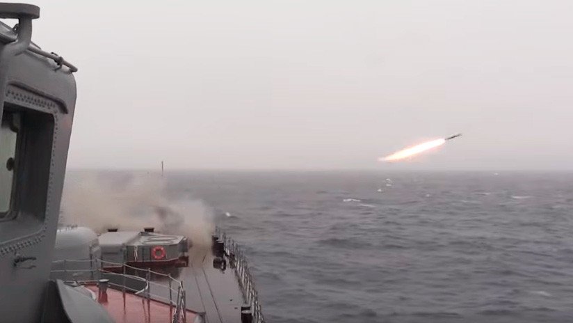 VIDEO: Misiles hipersónicos rusos Kinzhal repelen un 'ataque enemigo' en medio de una tormenta en el Ártico