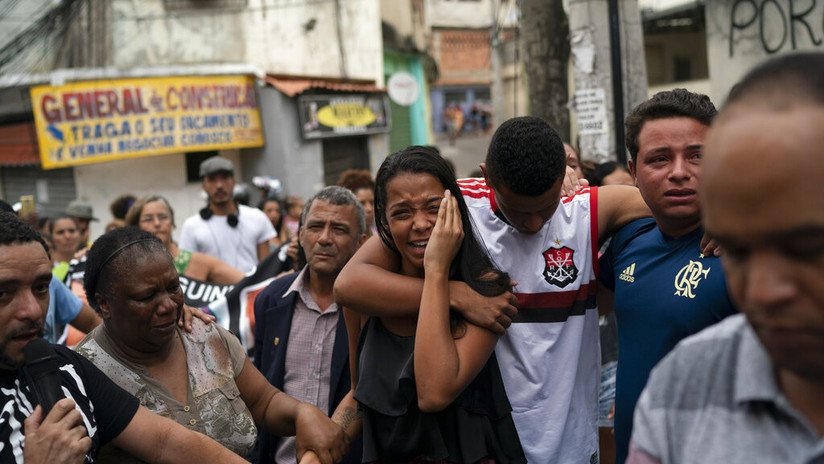 Estallan protestas en Brasil tras la muerte de una niña por un disparo de la Policía